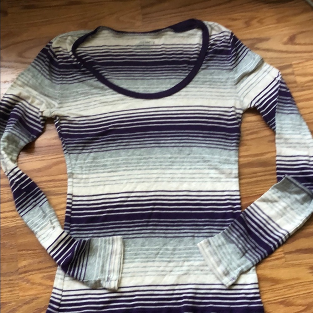 Old Navy women’s small tee